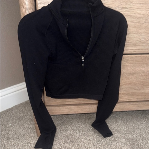 Buffbunny Collection Tops - BuffBunny Black Cropped Hoodie